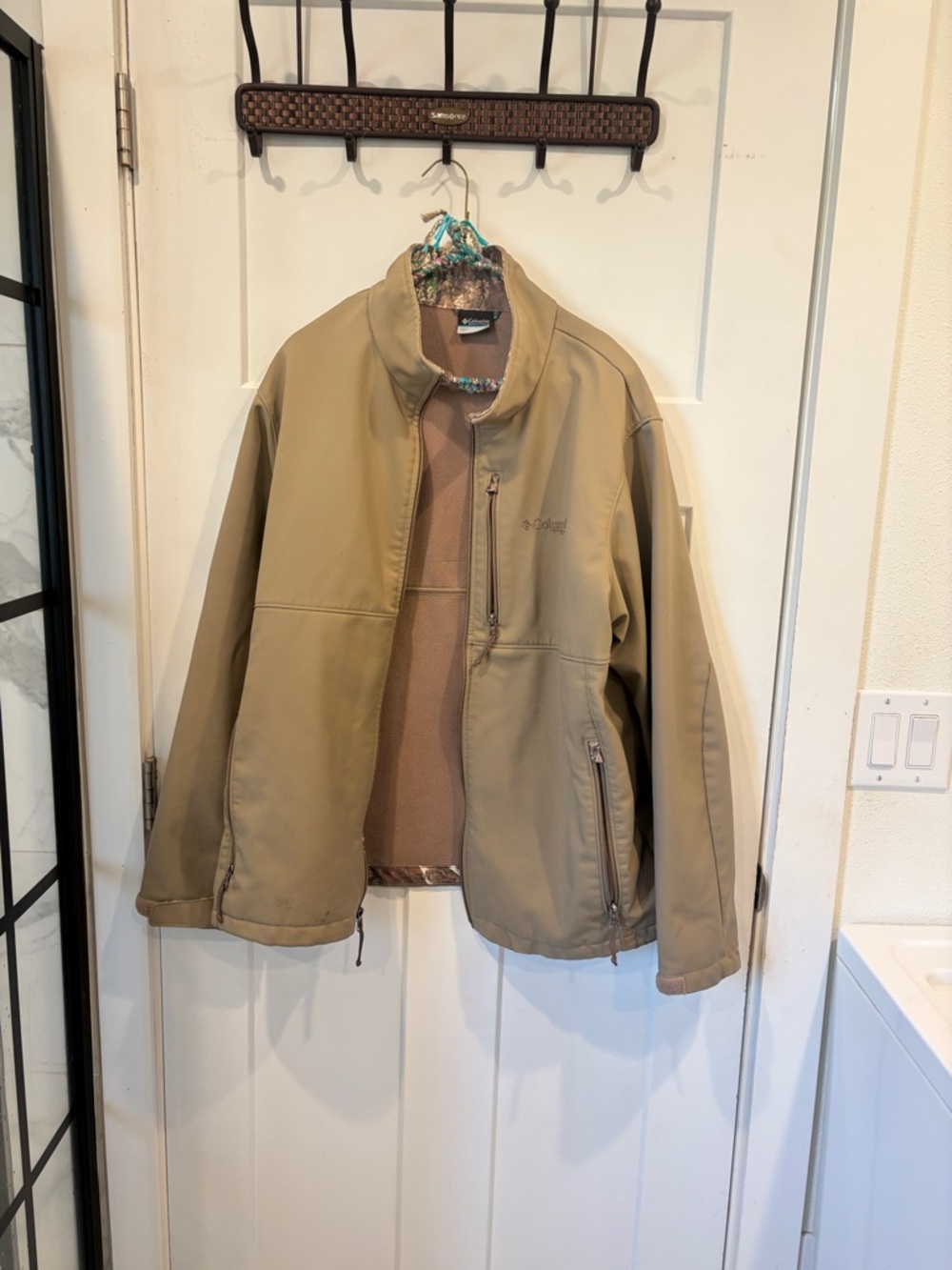 Columbia Men's Khaki Lightweight Softshell Jacket